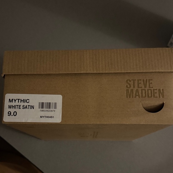 Steve Madden Cream Satin Heels - Picture 1 of 7